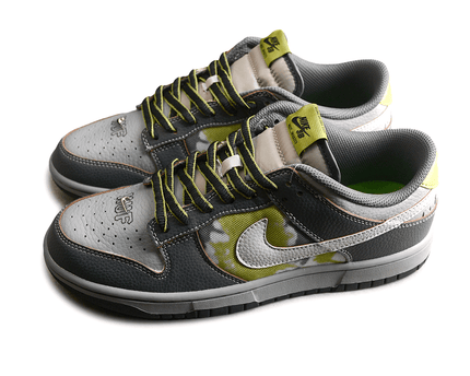 Men's SB Dunk Low x HUF Friends & Family Shoes