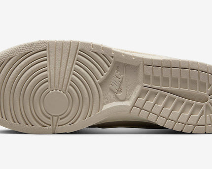 Men's SB Dunk Low Light Orewood Brown Shoes