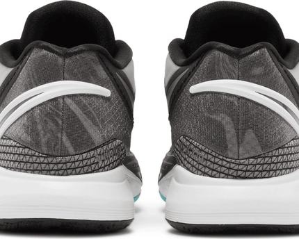 Men's Kyrie 8 Orca Shoes