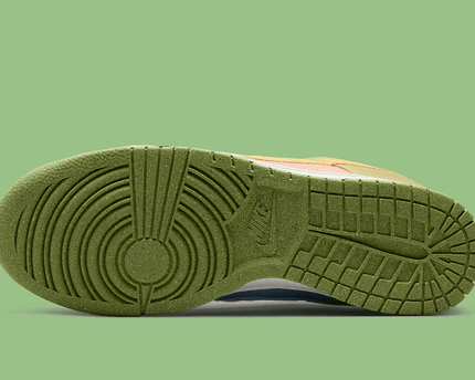 Men's SB Dunk Low Sun Club Shoes