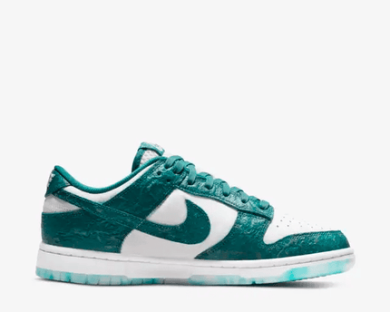 Men's SB Dunk Low Ocean Shoes