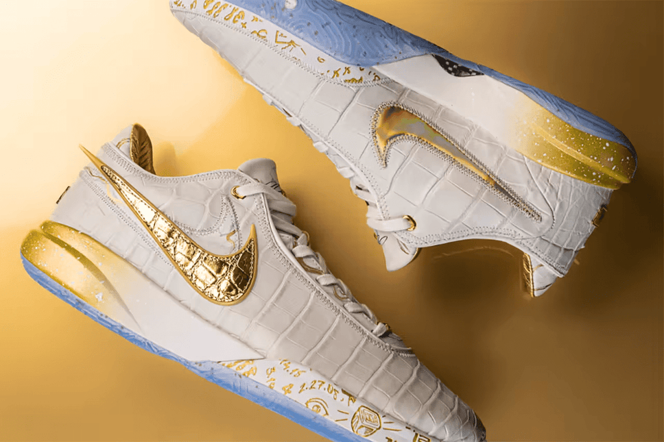Men's LeBron 20 The Moment Shoes
