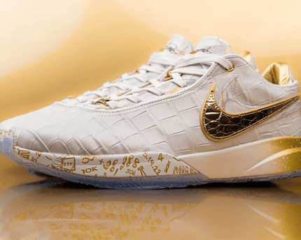 Men's LeBron 20 The Moment Shoes