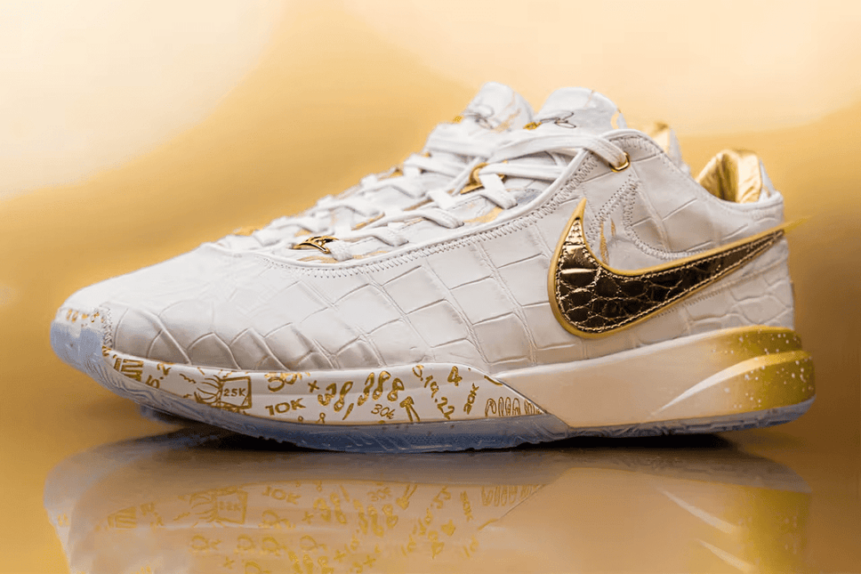 Men's LeBron 20 The Moment Shoes