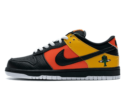 Men's SB Dunk Low Raygun Shoes