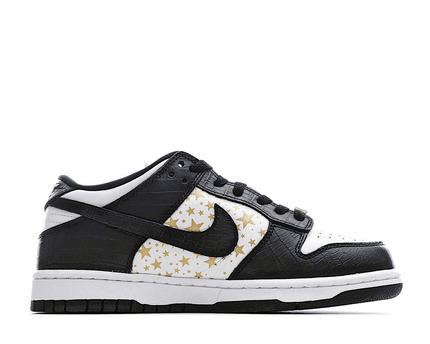 Men's SB Dunk Low x Supreme Black Shoes