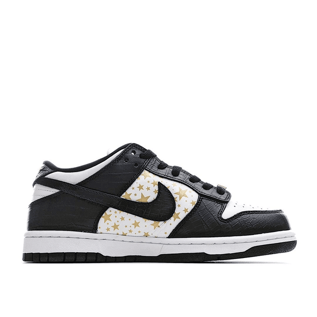 Men's SB Dunk Low x Supreme Black Shoes