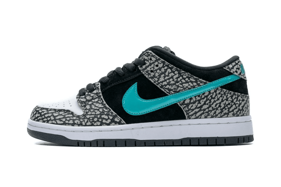 Men's SB Dunk Low Atmos Elephant Shoes