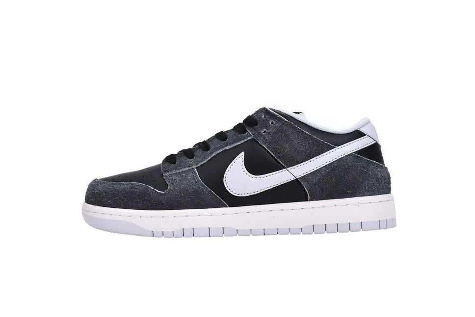 Men's SB Dunk Low Retro PRM Zebra Shoes