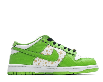 Men's SB Dunk Low x Supreme Green Shoes