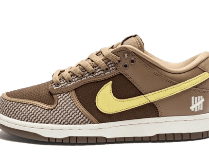 Men's SB Dunk Low x Undefeated Canteen Shoes