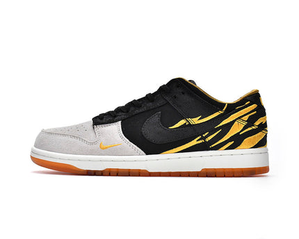 Men's SB Dunk Low God Of Wealth Shoes