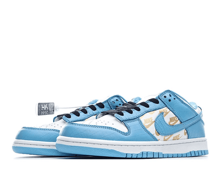 Men's SB Dunk Low x Supreme Star Royal Shoes