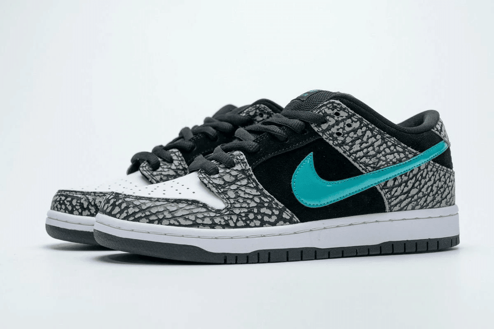 Men's SB Dunk Low Atmos Elephant Shoes