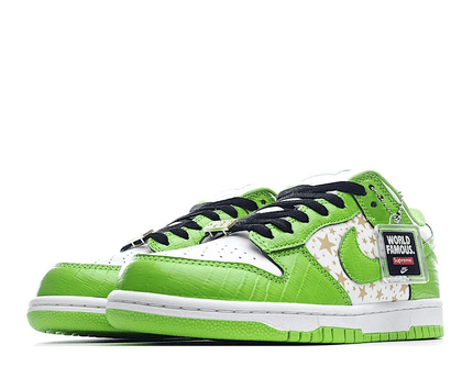 Men's SB Dunk Low x Supreme Green Shoes