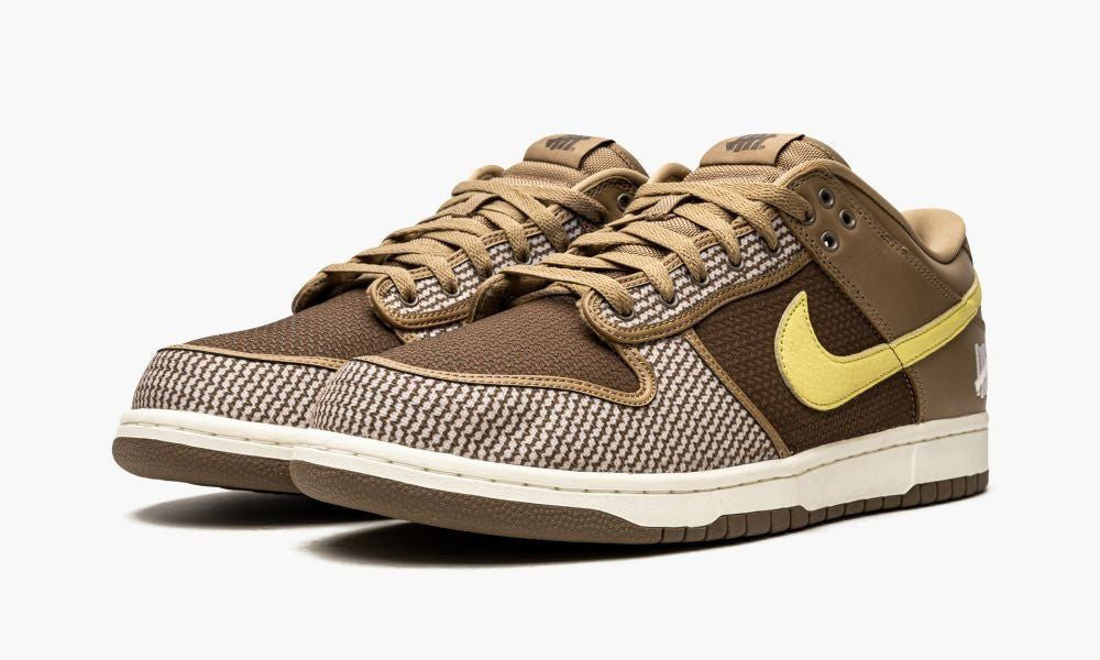 Men's SB Dunk Low x Undefeated Canteen Shoes