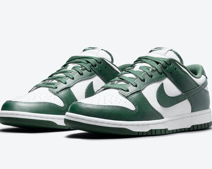 Men's SB Dunk Low Team Green Shoes