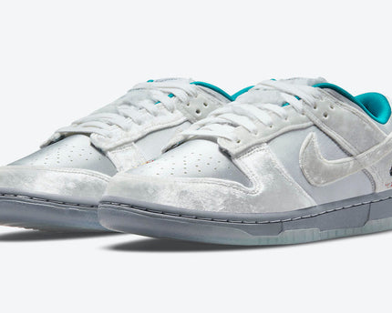Men's SB Dunk Low Ice Shoes