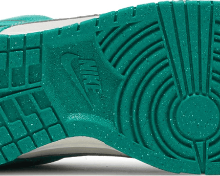 Men's SB Dunk Low SE 85 Shoes