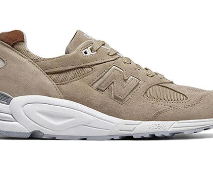Men's New Balance 990v2 Winter Peaks Shoes