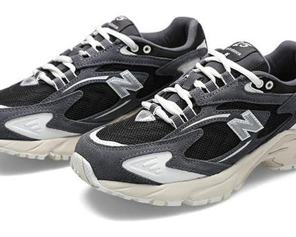 Men's New Balance 725 Black White Silver Shoes