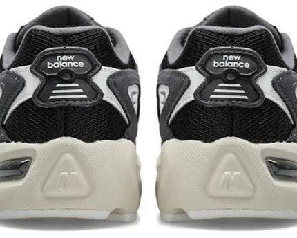 Men's New Balance 725 Black White Silver Shoes