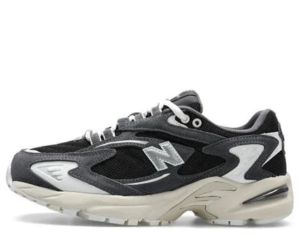 Men's New Balance 725 Black White Silver Shoes
