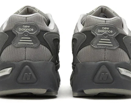 Men's New Balance 725 Dark Grey Shoes