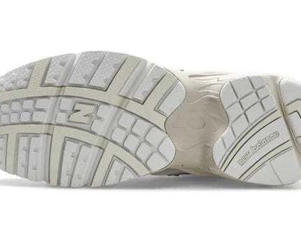 Men's New Balance 725 Grey White Shoes