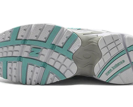 Men's New Balance 725 Munsell White Shoes