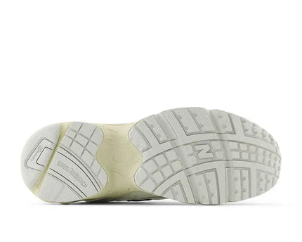 Men's New Balance 725 Sea Salt Phantom Bone Shoes