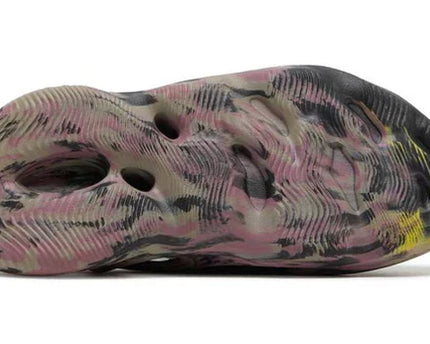 Men's Yeezy Foam Runner MX Carbon Shoes