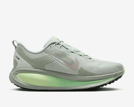 Men's Nike Vomero 18 Light Silver Shoes