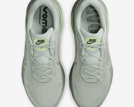 Men's Nike Vomero 18 Light Silver Shoes