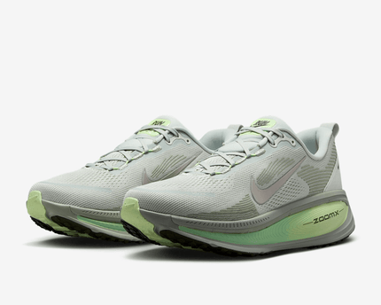 Men's Nike Vomero 18 Light Silver Shoes
