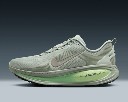 Men's Nike Vomero 18 Light Silver Shoes