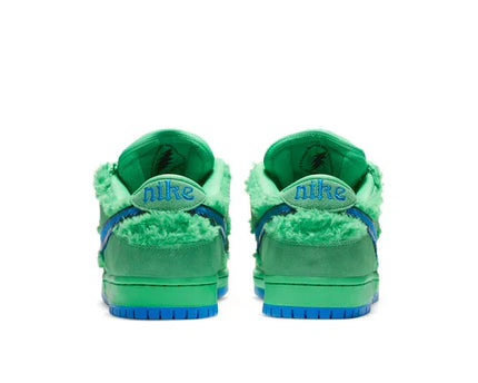 Men's Nike x Grateful Dead SB Dunk Low Green Bear Shoes