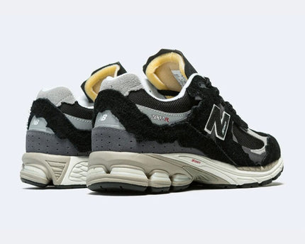 Men's New Balance 2002R Refined Future Shoes