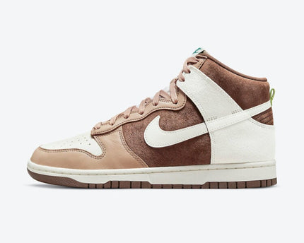 Men's Nike Dunk High Light Chocolate Shoes
