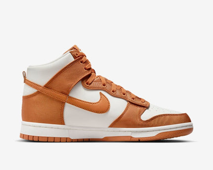 Men's Nike Dunk High Satin Curry Shoes