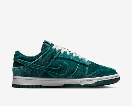 Men's Nike Dunk Low Green Velvet Shoes