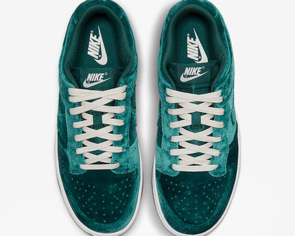 Men's Nike Dunk Low Green Velvet Shoes
