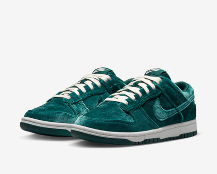 Men's Nike Dunk Low Green Velvet Shoes
