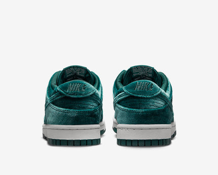 Men's Nike Dunk Low Green Velvet Shoes