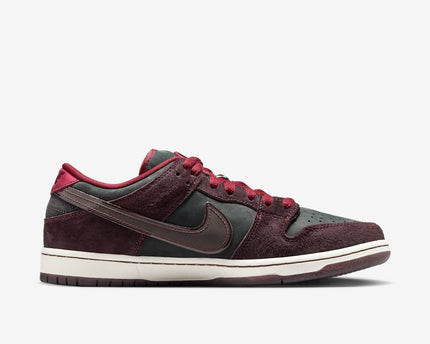 Men's Nike SB Dunk Low 'Mahogany Team Red' Shoes