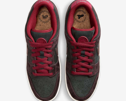 Men's Nike SB Dunk Low 'Mahogany Team Red' Shoes