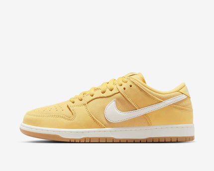 Men's Nike SB Dunk Low 'Saturn Gold' Shoes