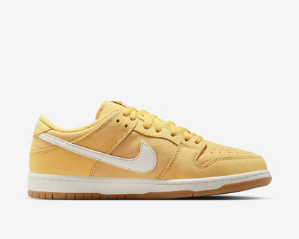 Men's Nike SB Dunk Low 'Saturn Gold' Shoes