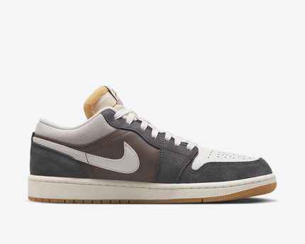 Men's Air Jordan 1 Low 'SNKRS Day' Shoes
