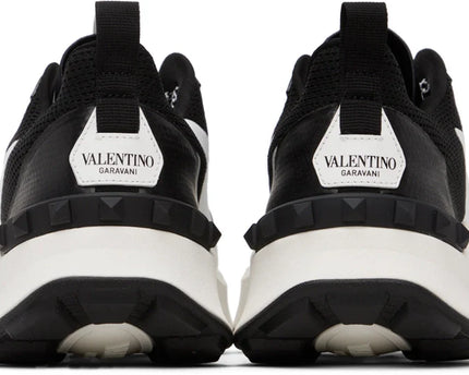 Men's Valentino Garavani Baskets True Act Black & White Sneakers